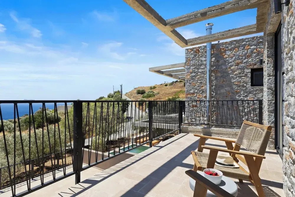 Petres Luxury Villas with heated private pool