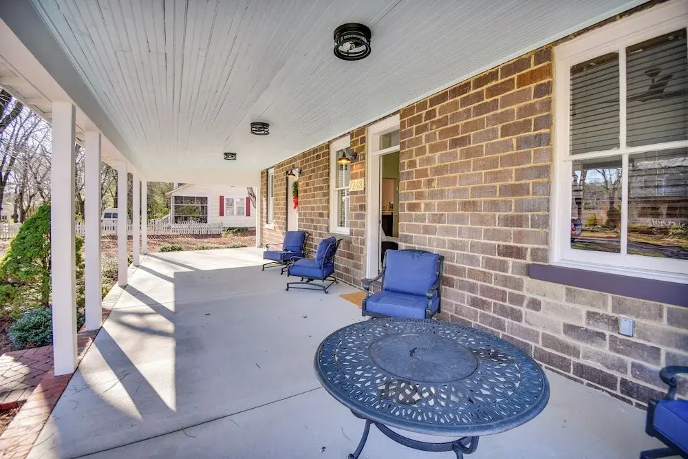 Radiant Gloucester House w/ Private Porch