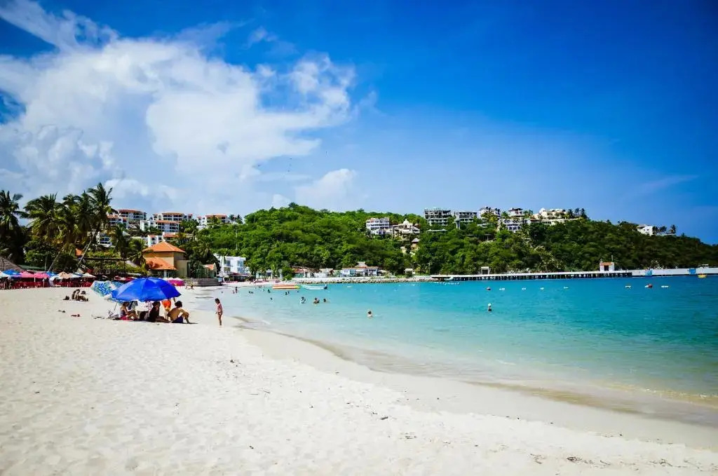 Binniguenda Huatulco & Beach Club