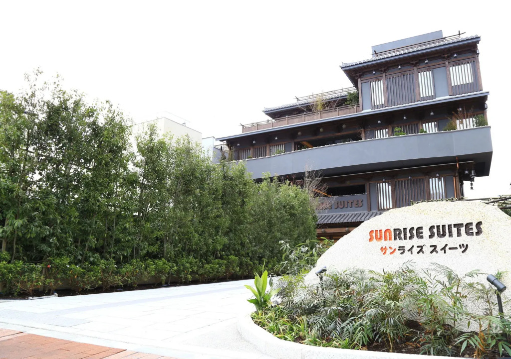 Sunrise Suites