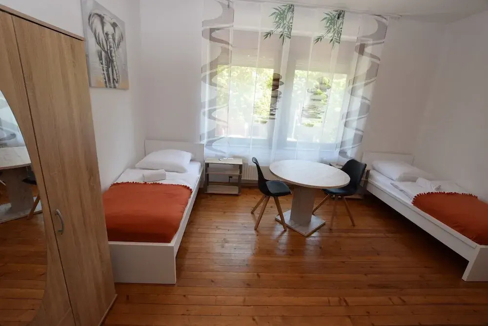 Apartment Ostendplatz