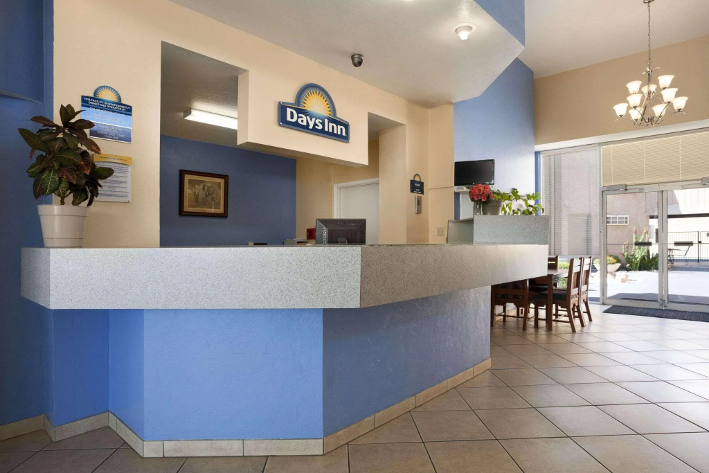 Days Inn & Suites Tucson AZ
