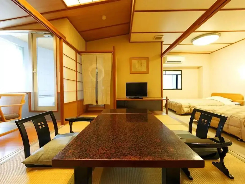 Tokiwaya
