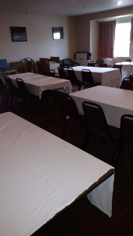 Bridgepointe Inn & Suites