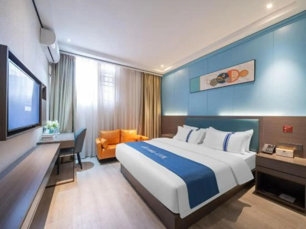 Home Inn Huaxuan Hotel Select (Zhoukou Taifuling Branch)