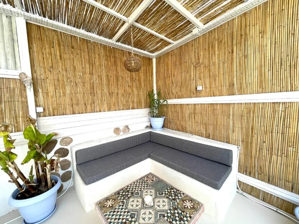 Porfyra Suite 1