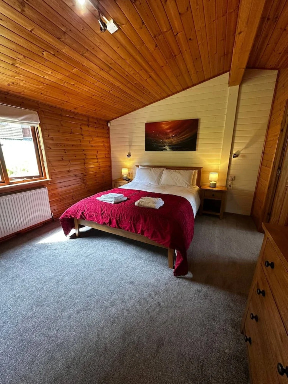 Serene Watermouth Cabin Retreat With Hot Tub & Stunning Coastal Views