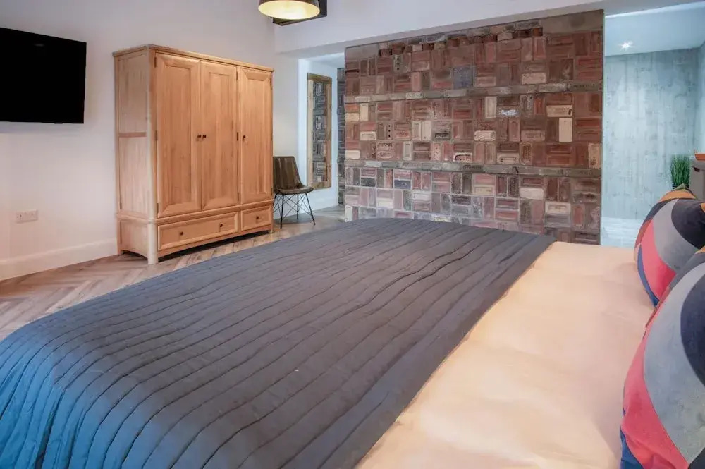 Suite 4 - Sleeping Giant Hotel - PEN Y CAE Inn