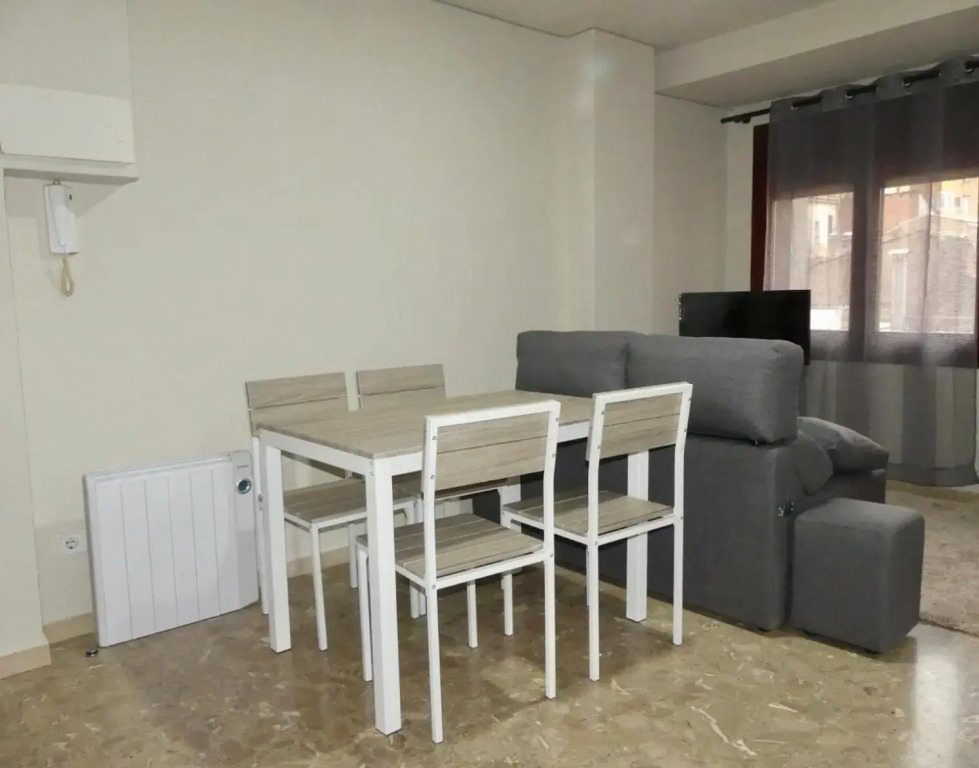 APARTAMENT Encantador al Centre de Vic APTGARBI