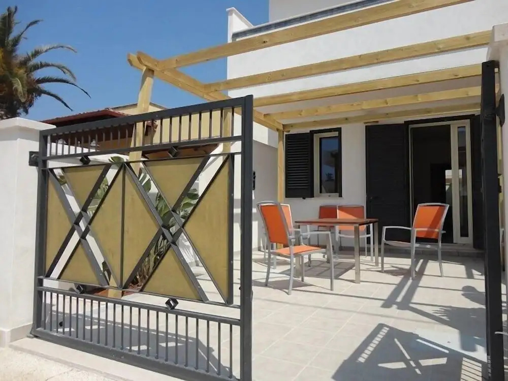VersoSud - Acton Apartment 14