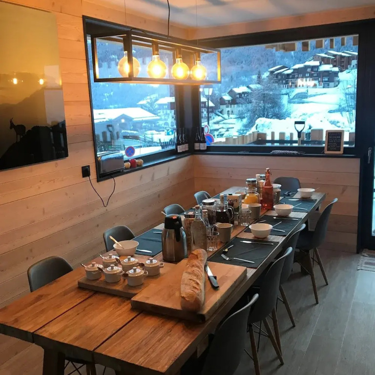 Chalet Caribou