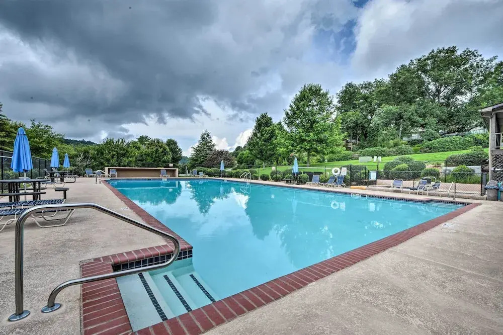 Chic Sky Valley A-frame Cabin w/ Pool Access!
