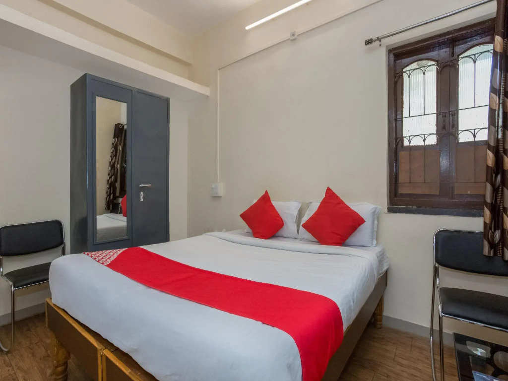 OYO 15847 Hotel Mathura Lodging
