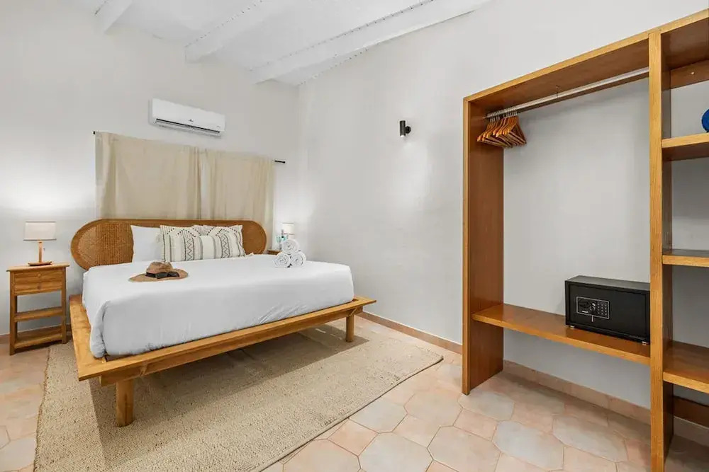 Newly Renovated Amazing Location Private Pool