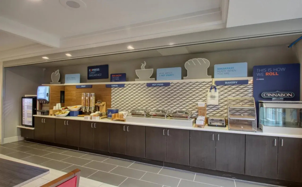 Holiday Inn Express Hotel & Suites Oshkosh - State Route 41 by IHG