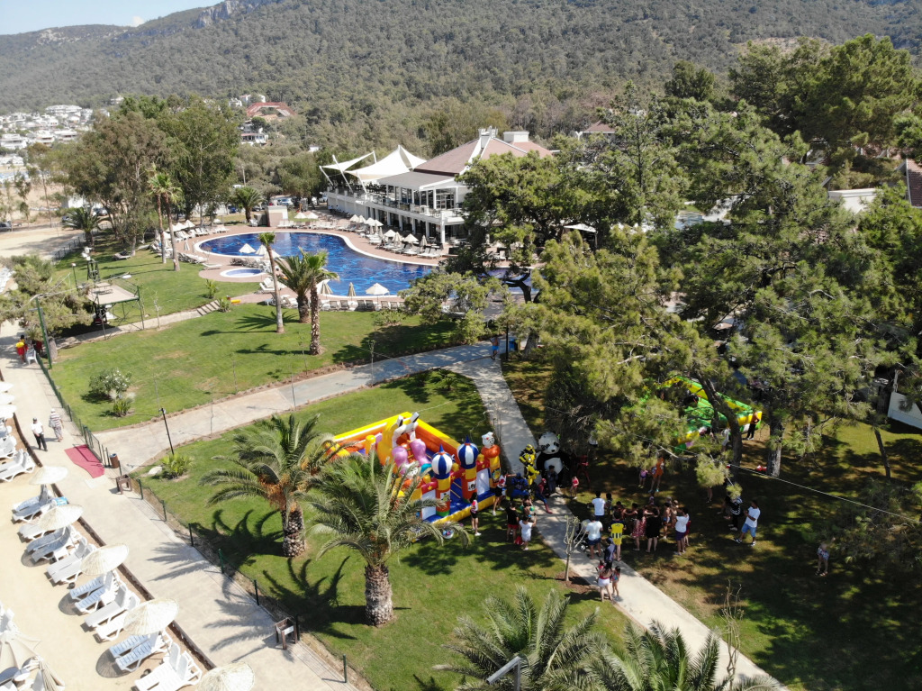 Long Beach Club Nature