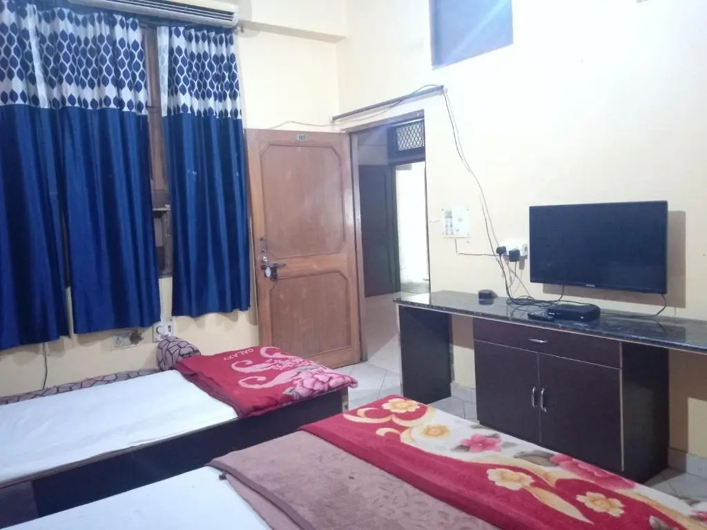 Yash Guest House