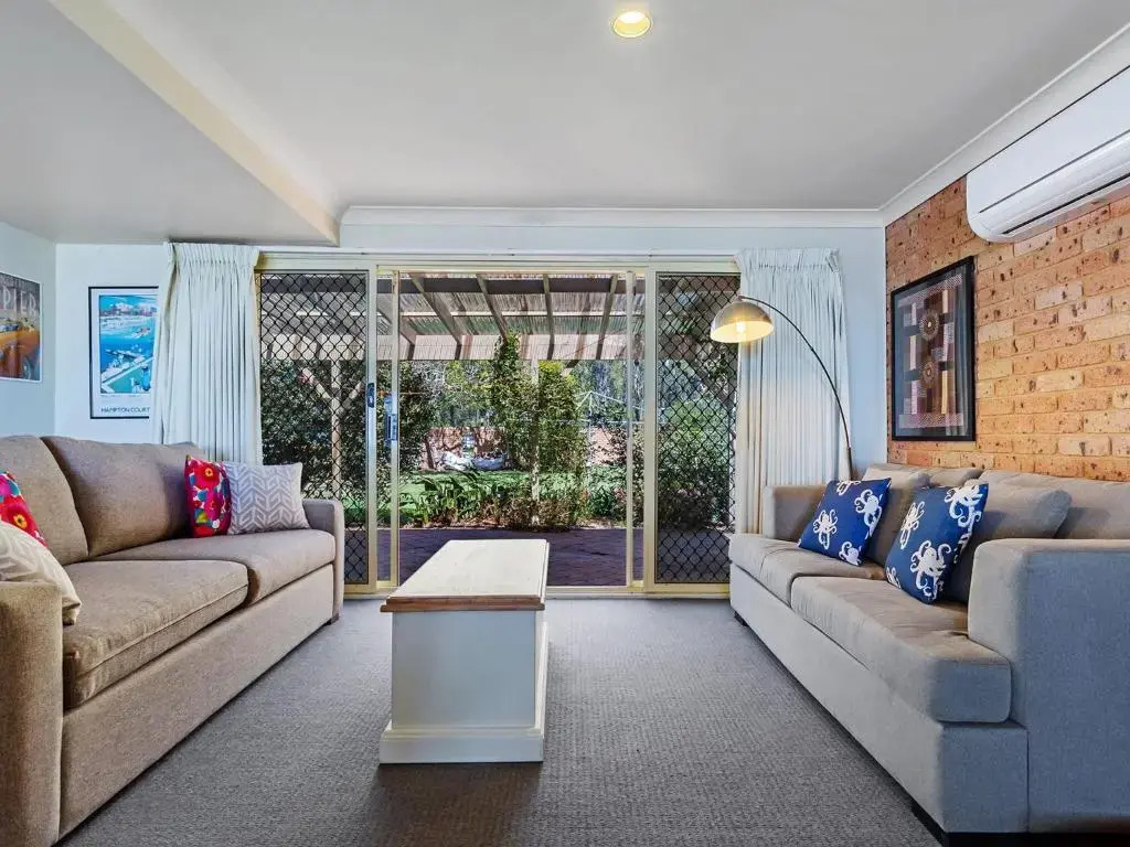 Sandranch, 123 Foreshore Drive