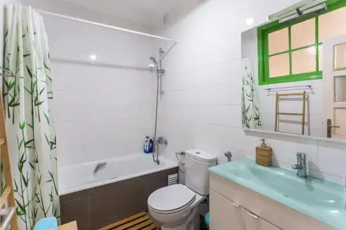 1-Bedroom Flat with Terrace, near Metro & Arena