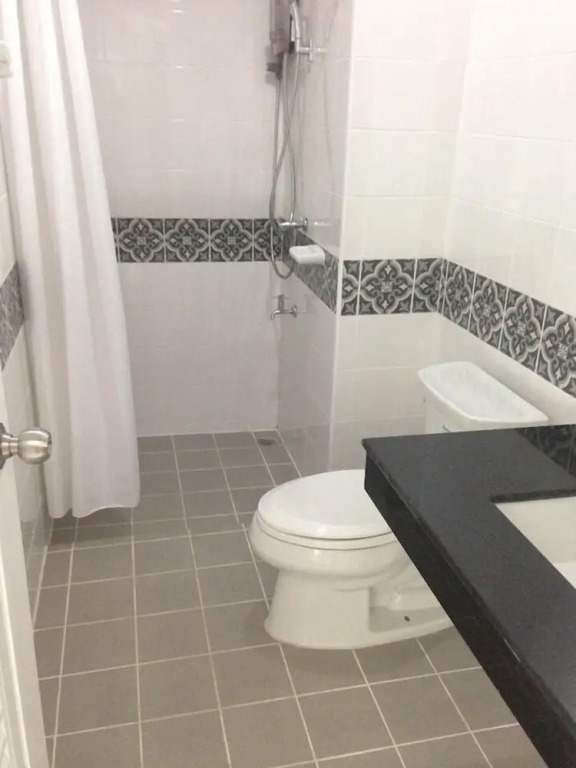 Naiyang Tour Room For Rent