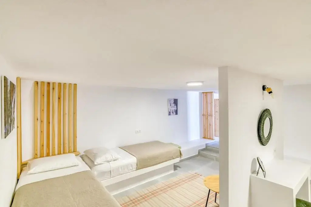 Magic 5 bdrm Villa With Swimming pool in Paros