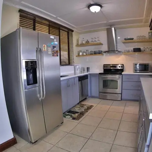 Ocean View - Fully Furnished Studio Perfect for Couple