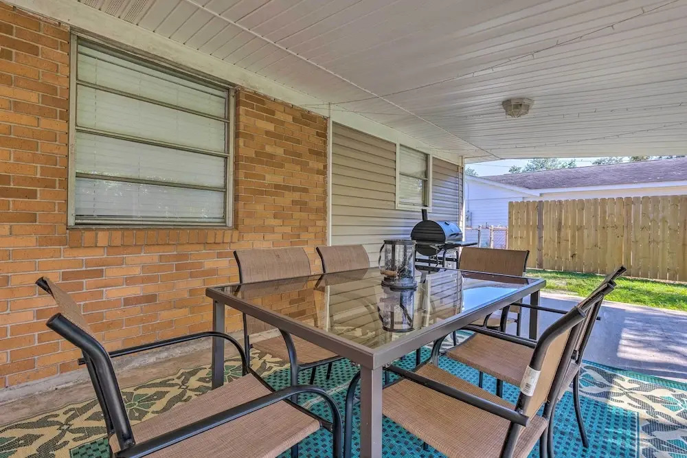 Charming Gulfport Escape: Half-mile to Beach!