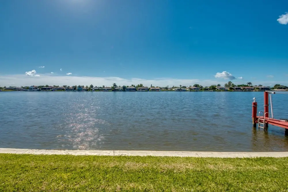 Villa Lake Finisterre - Roelens Vacations
