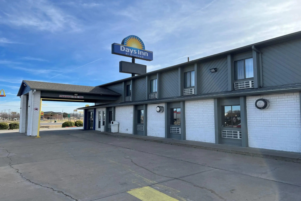 Days Inn by Wyndham Salina I-70