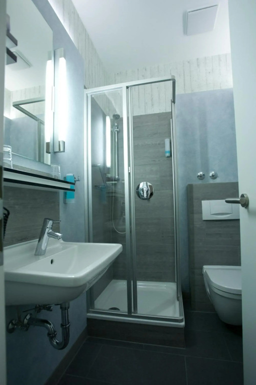 Hotel Cristall - Frankfurt City