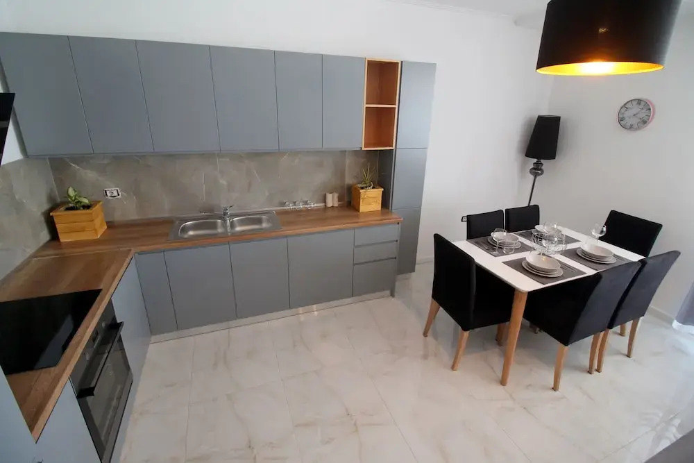 Luxury Penthouses B&e