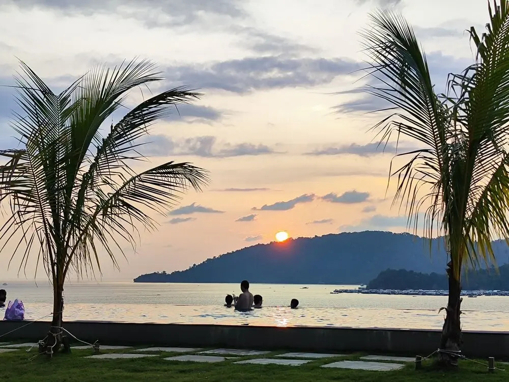 Jesselton Quay Suites