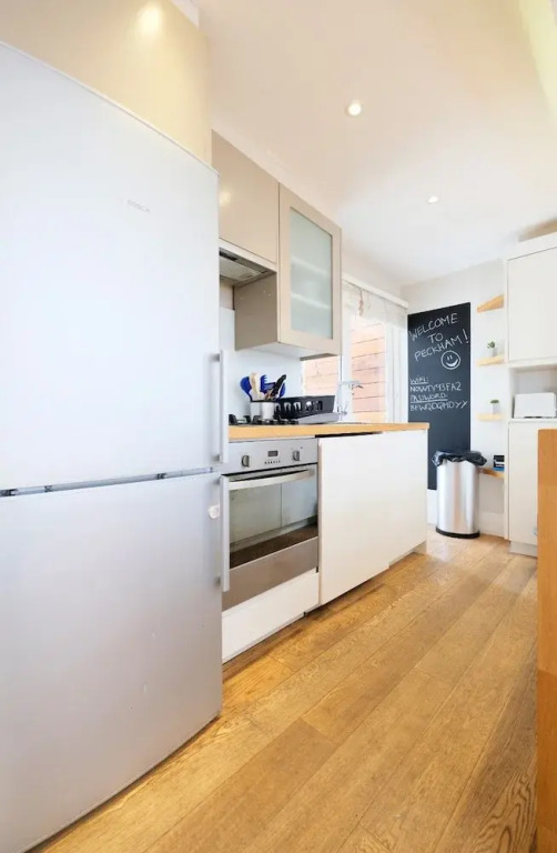 Modern, Newly Furnished Flat for 4 in Peckham