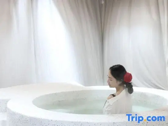 Anji Mountain Villa Retreat A Designer Hideaway with Private Hot Spring