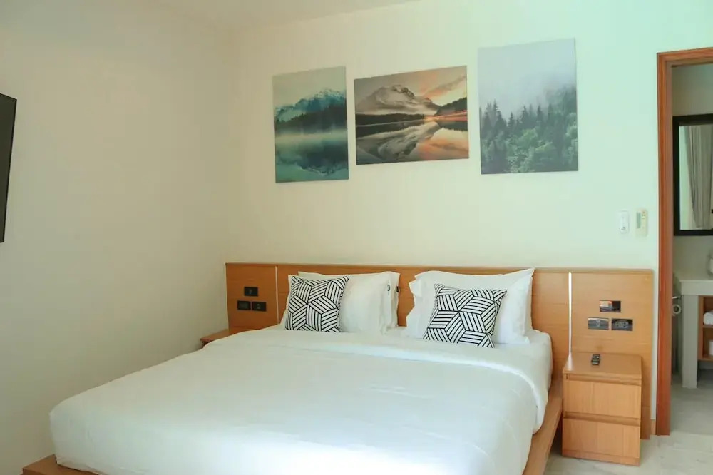 Attractive 4-Bedroom Pool Villa in Cherngtalay