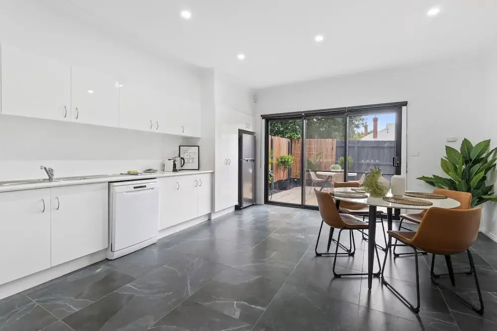 Sleek 2-bed Terrace Near Local Parks