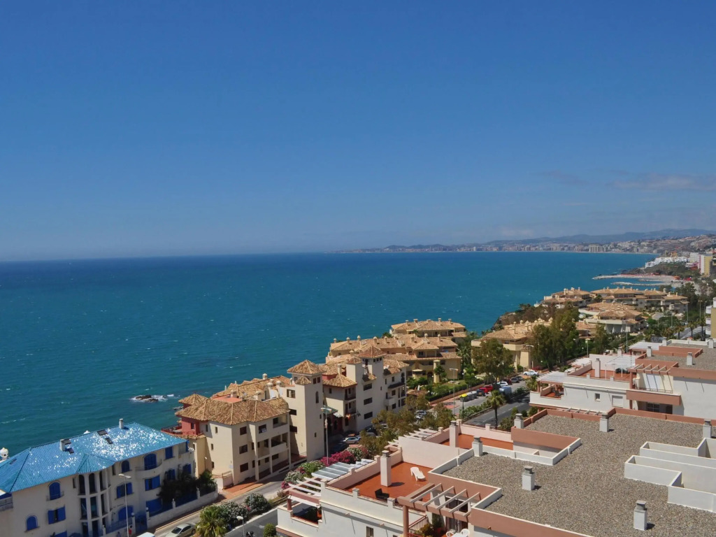 Pleasant apartment in Benalmadena near Playa Beach