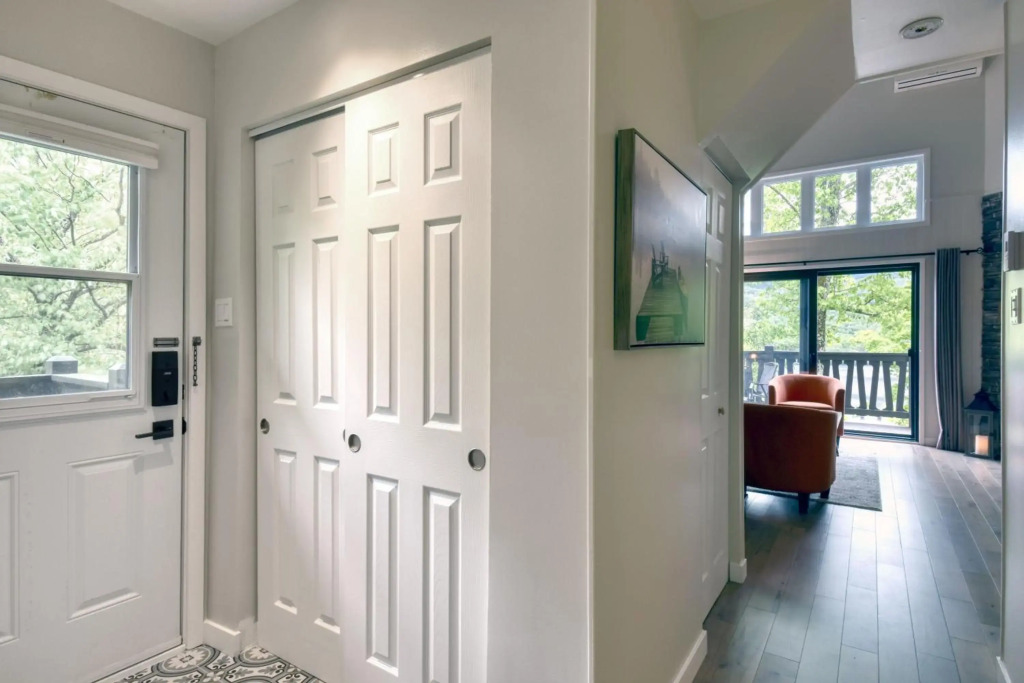 Stunning Condo - View on Lake Tremblant & Mountain