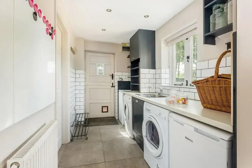 Spacious & Stylish Cotswold Family home