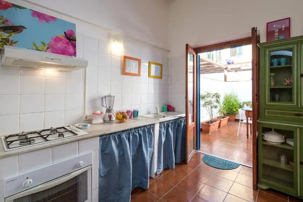 In the heart of Kalsa, a green and quiet terrace, Free Parking
