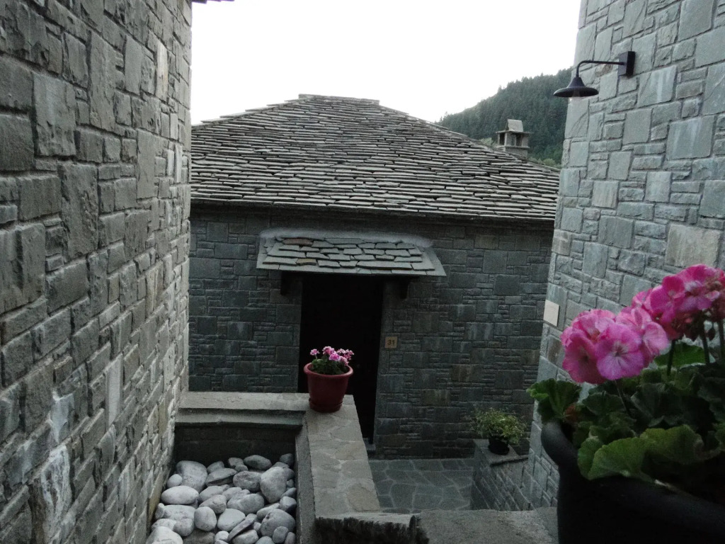 Rouista Tzoumerka Resort
