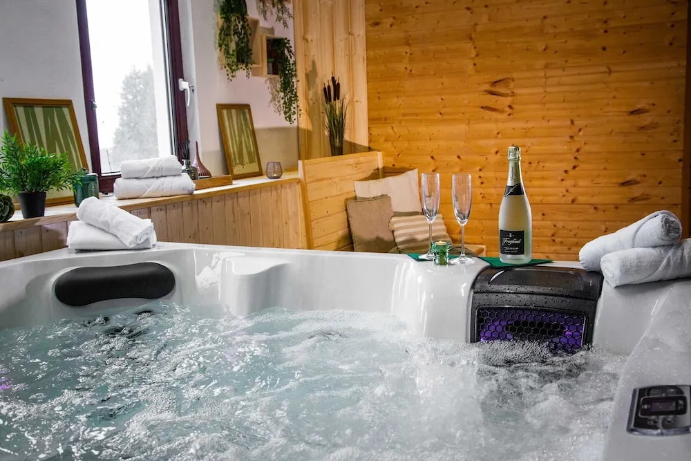 Casino Whirlpool-sauna-kino-indoor-basketball