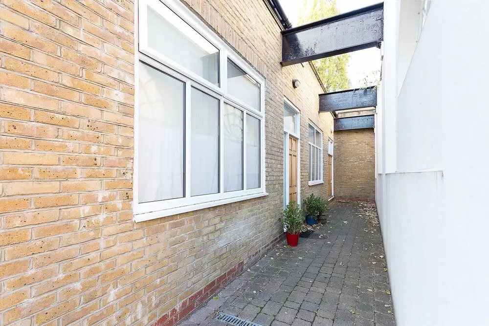 Spacious 4 Bedroom Home in East London