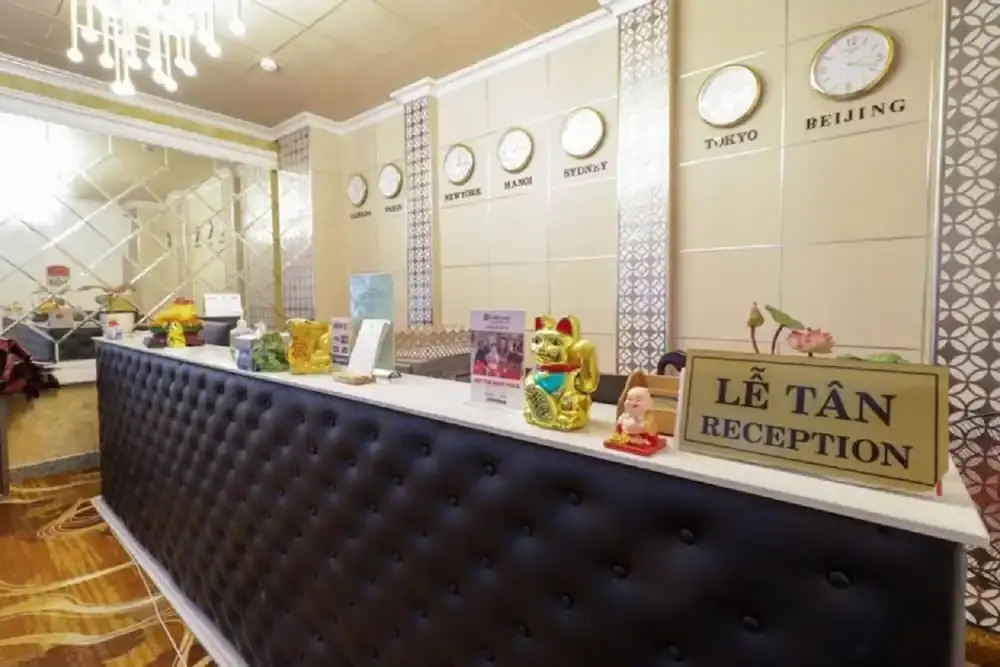 RedDoorz Truc Huyen Hotel