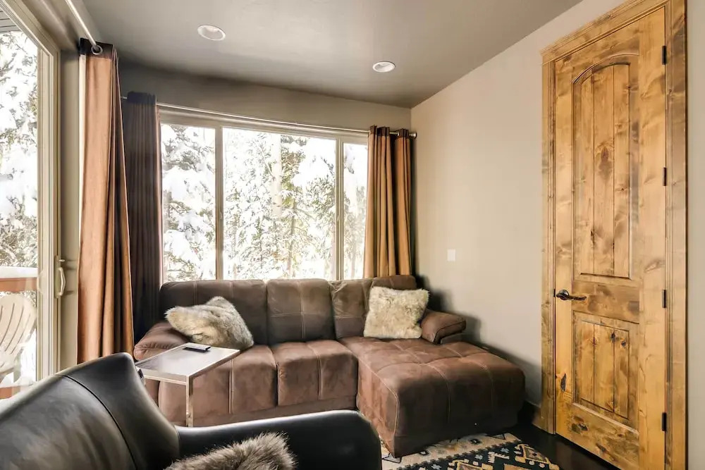 Group Ski Getaway Near the Base of Chairlift 8!