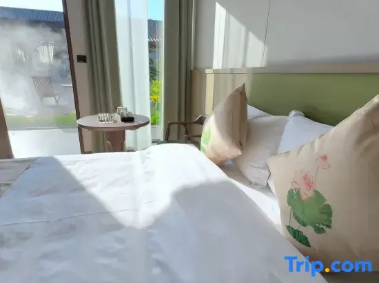 Jianshui Past and Present Courtyard Hotel