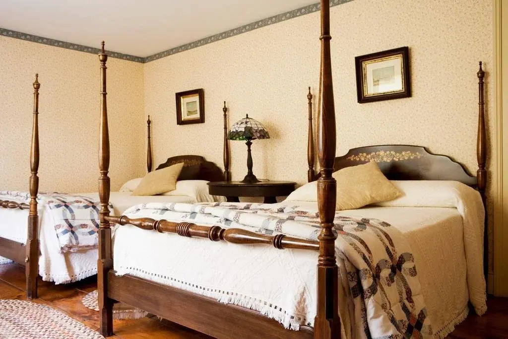 Winter Clove Inn & Resort