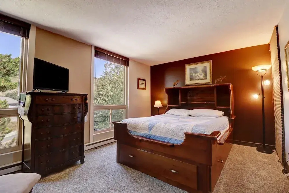 Orofino Dillon 104 2 Bedroom Condo by RedAwning