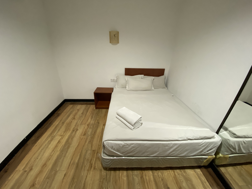 Switz Paradise Hotel - 5 minute walk to Centre Point and 10 minute walk to waterfront