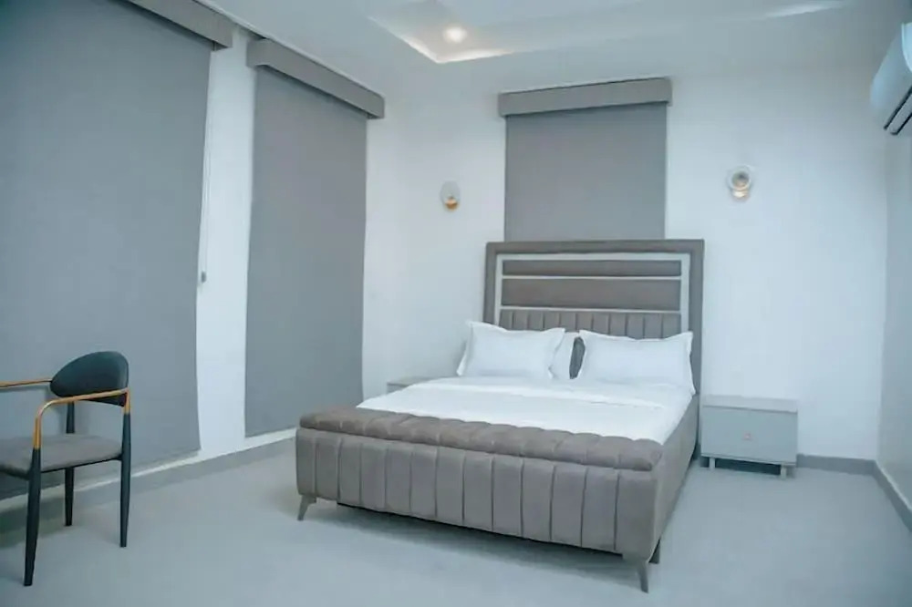Sakasa Hotel and Suites